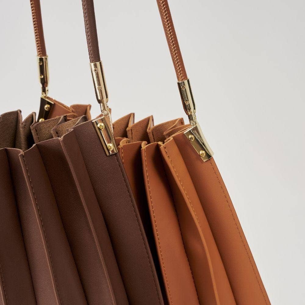 Carrie Textured Shoulder Bag in Chocolate