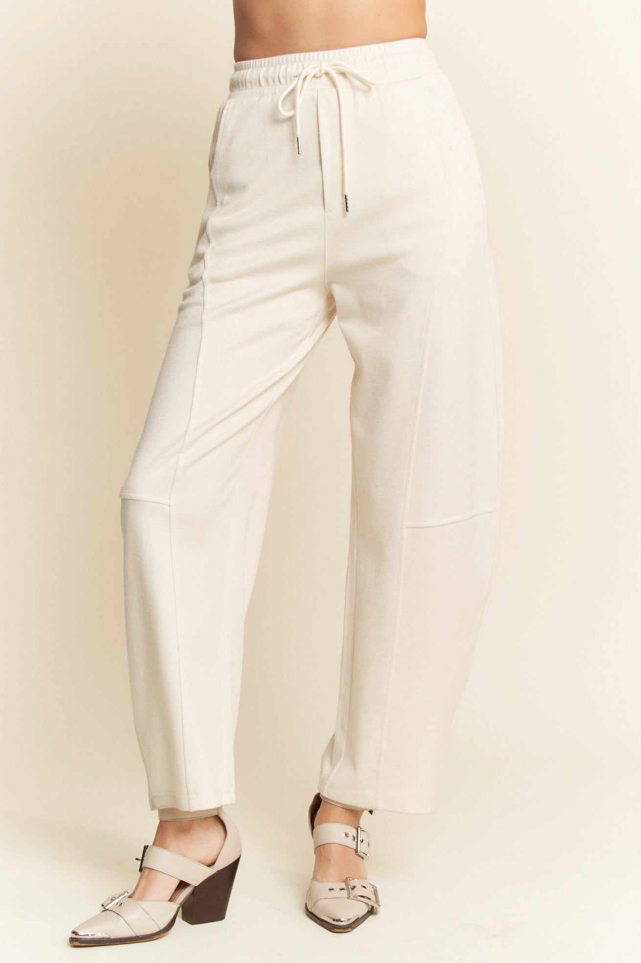 Shay Woven Elastic Trouser in Cream image 1