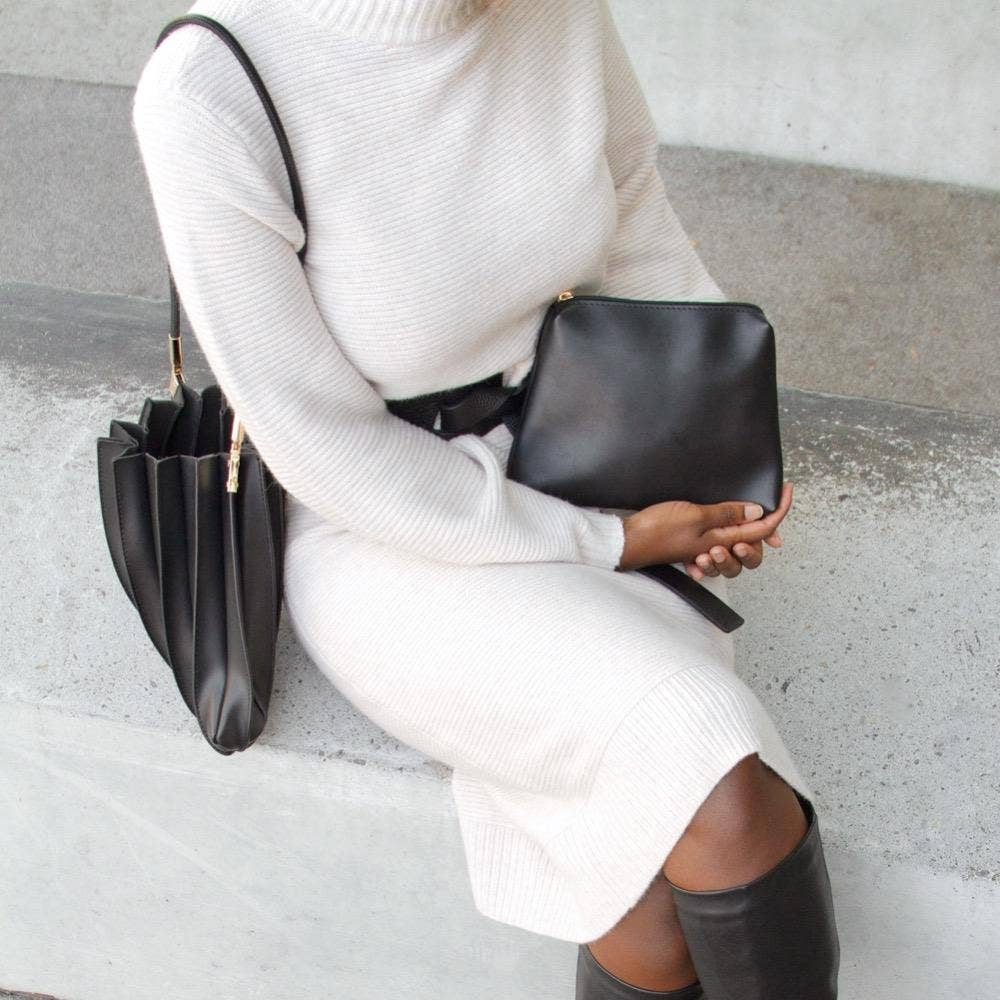 Carrie Textured Shoulder Bag in Black