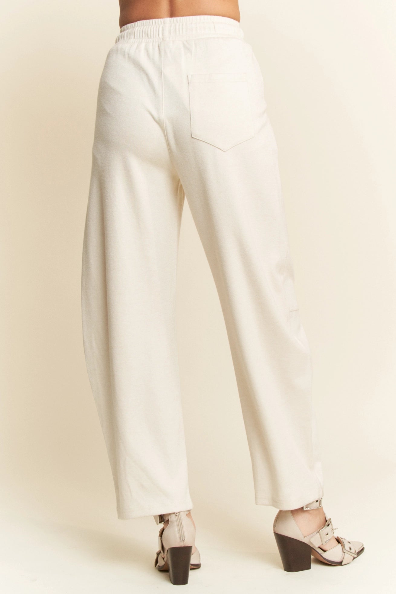 Shay Woven Elastic Trouser in Cream image 4