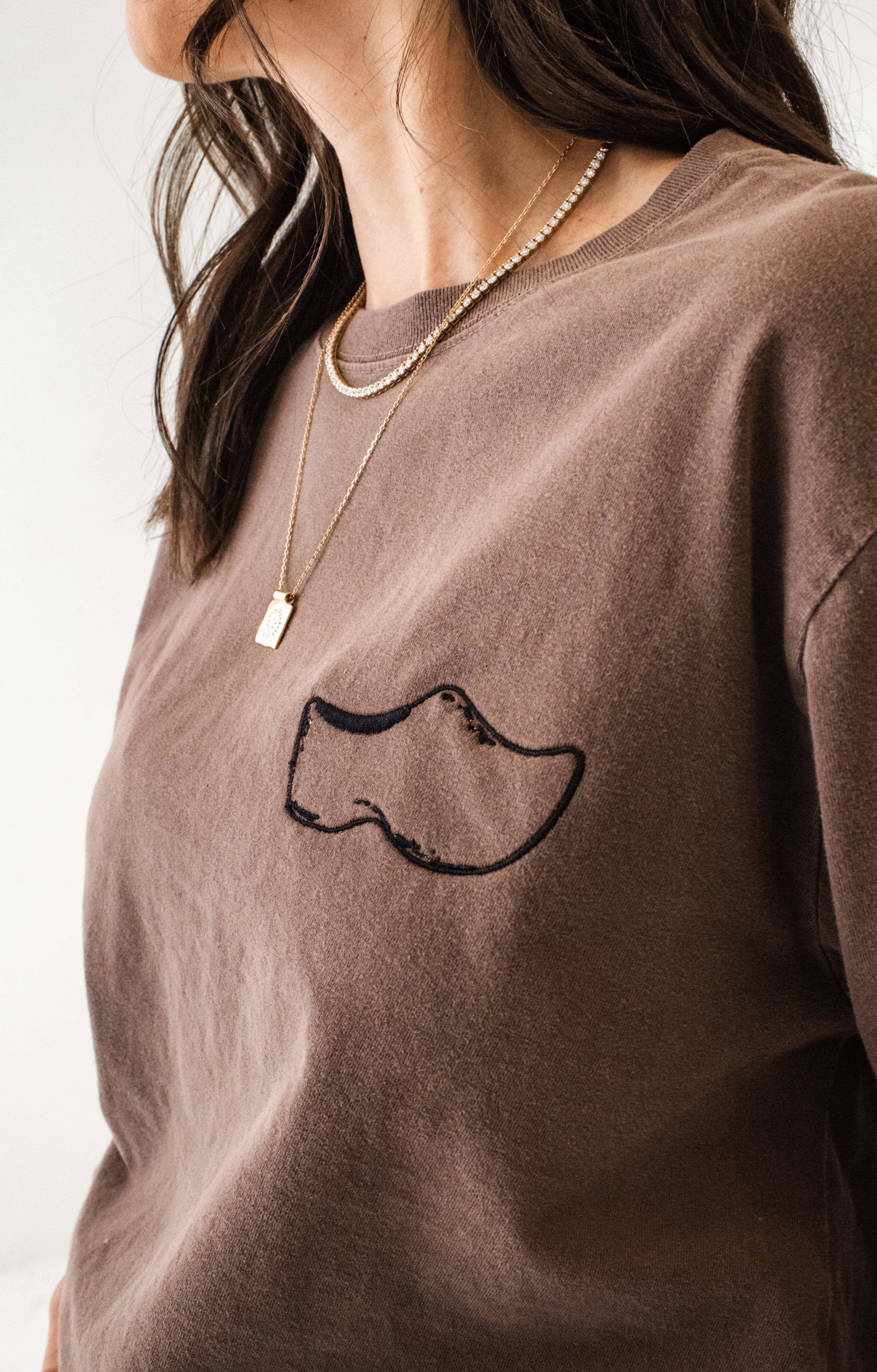 Dutch Girl™ Unisex Long Sleeve Tee | Cocoa